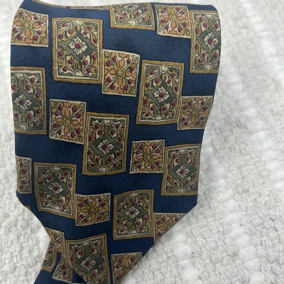 Valentino Floral frame Shapes Silk Necktie Men’s 4” Wide 54”L Made In Italy - Picture 1 of 9